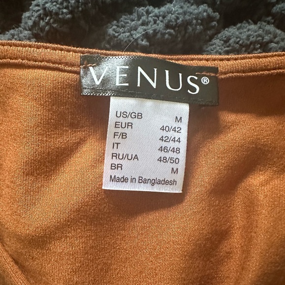 Venus no sleeve top brown clay color - Picture 3 of 4